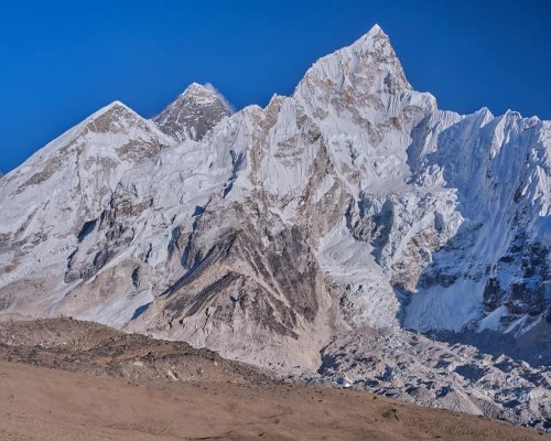 Crystal Clear View Of Everest